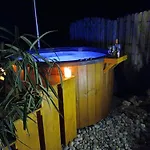 Le Grand Castillon - Gite Avec Piscine, Peche Avec 2 Etangs Prives, Foret Et Jacuzzi En Option *