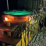 Le Grand Castillon - Gite Avec Piscine, Peche Avec 2 Etangs Prives, Foret Et Jacuzzi En Option