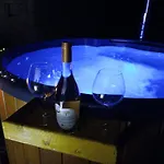 Le Grand Castillon - Gite Avec Piscine, Peche Avec 2 Etangs Prives, Foret Et Jacuzzi En Option Ferienhaus